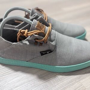 Stylish Gray Casual Shoes with Teal Soles‎